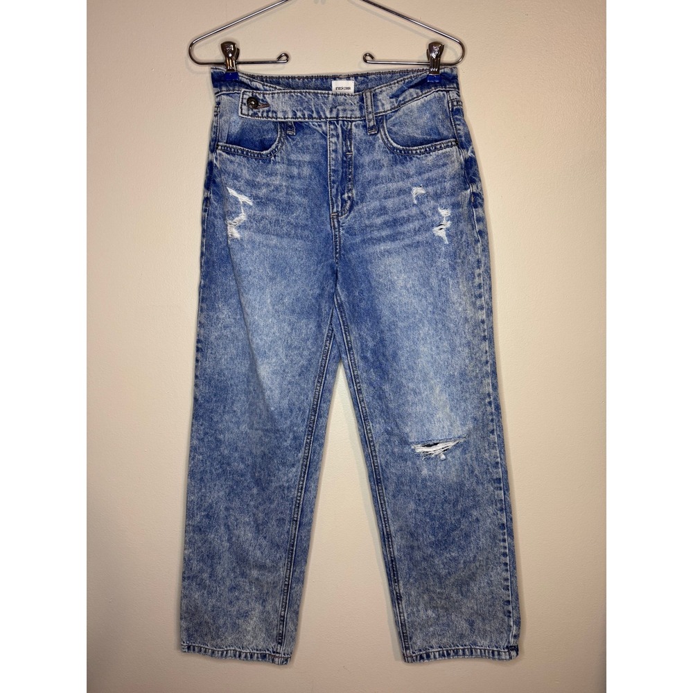 Sneak Peek Distressed Straight Leg Jeans Light Wash‎ 25
